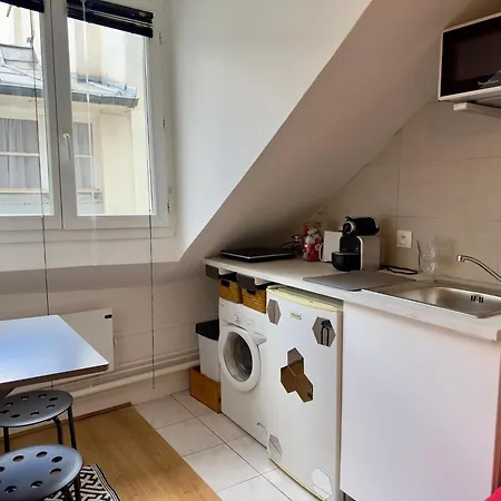 Pyramide & Louvre Apartman *